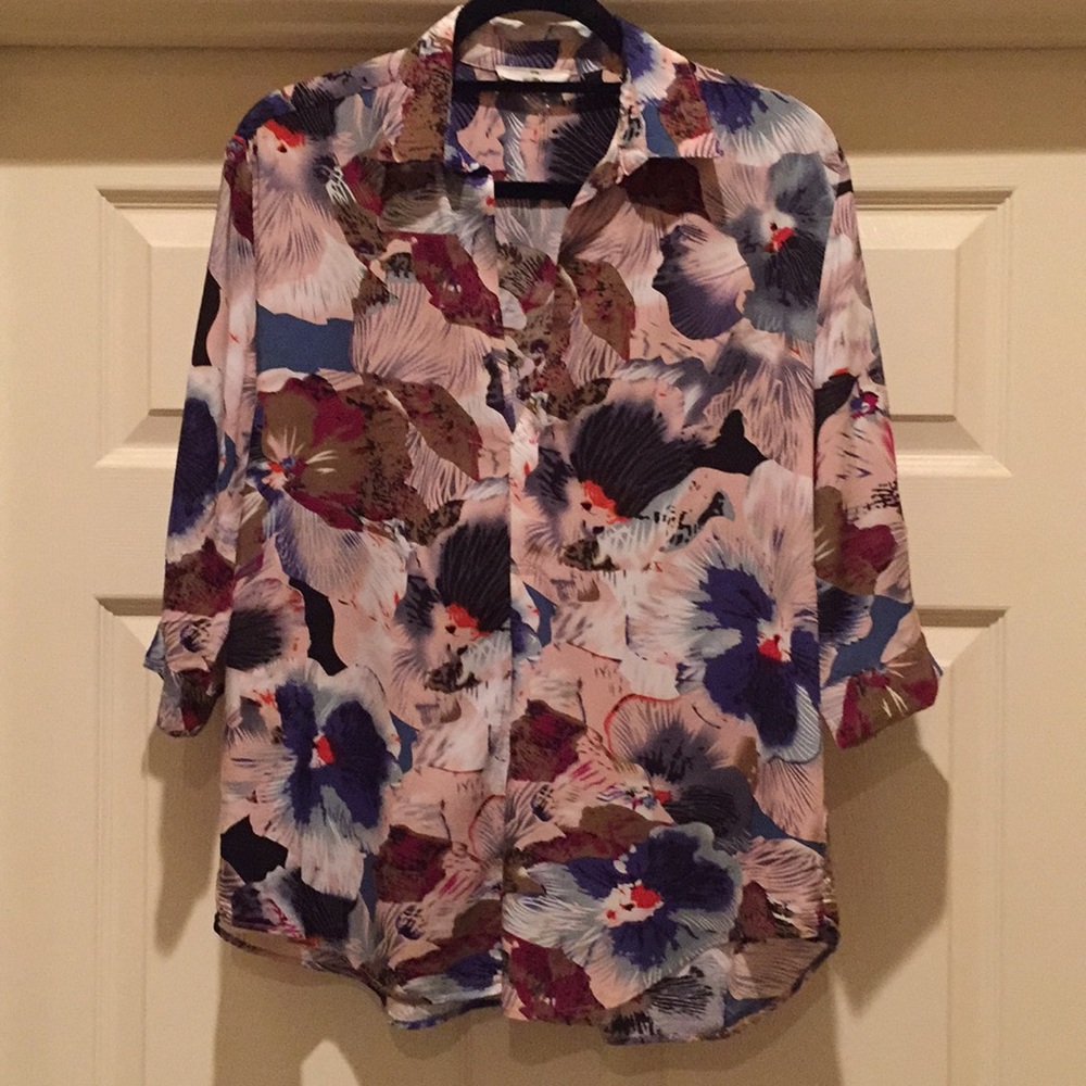 Floral print collar shirt